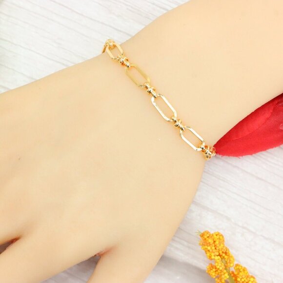 "Trendy Handmade Bracelet – A Thoughtful Gift for Girls & Women | UNVRC1539 - Picture 5 of 10